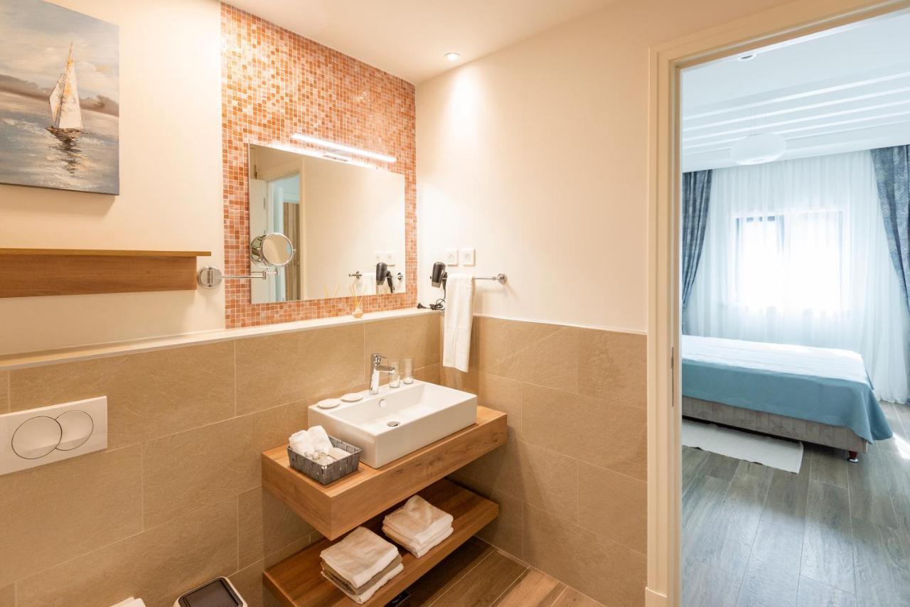 Lustica Apartments Central تيفات المظهر الخارجي الصورة