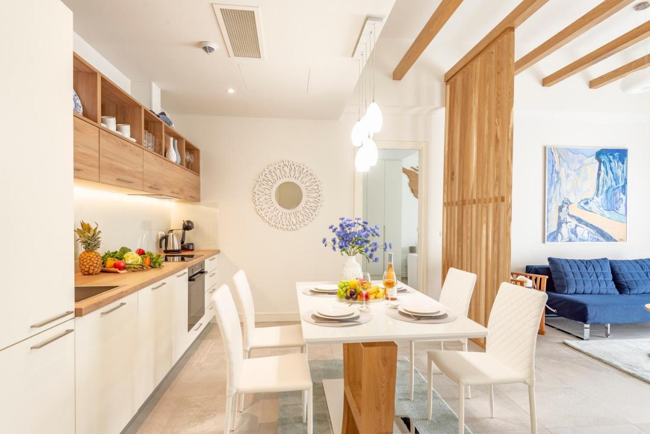 Lustica Apartments Central تيفات المظهر الخارجي الصورة