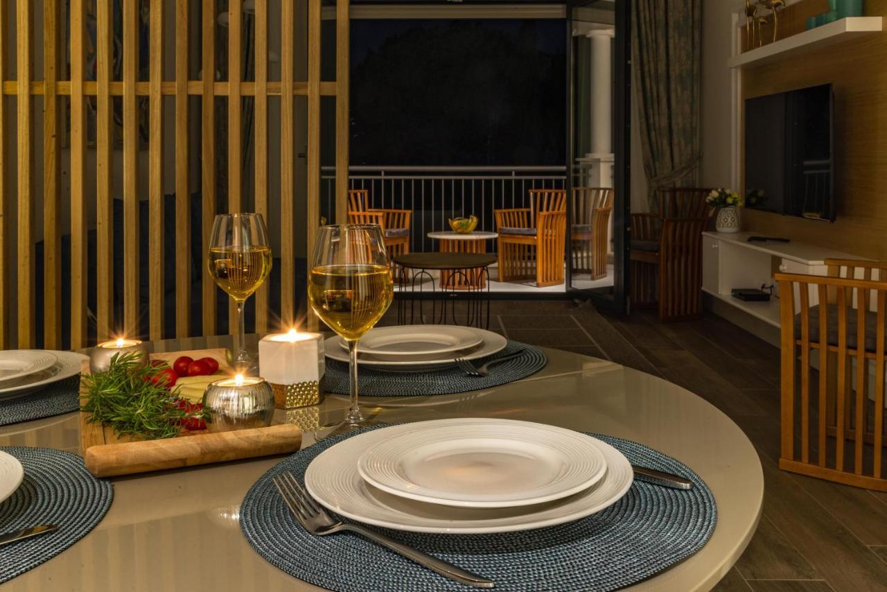 Lustica Apartments Central تيفات المظهر الخارجي الصورة