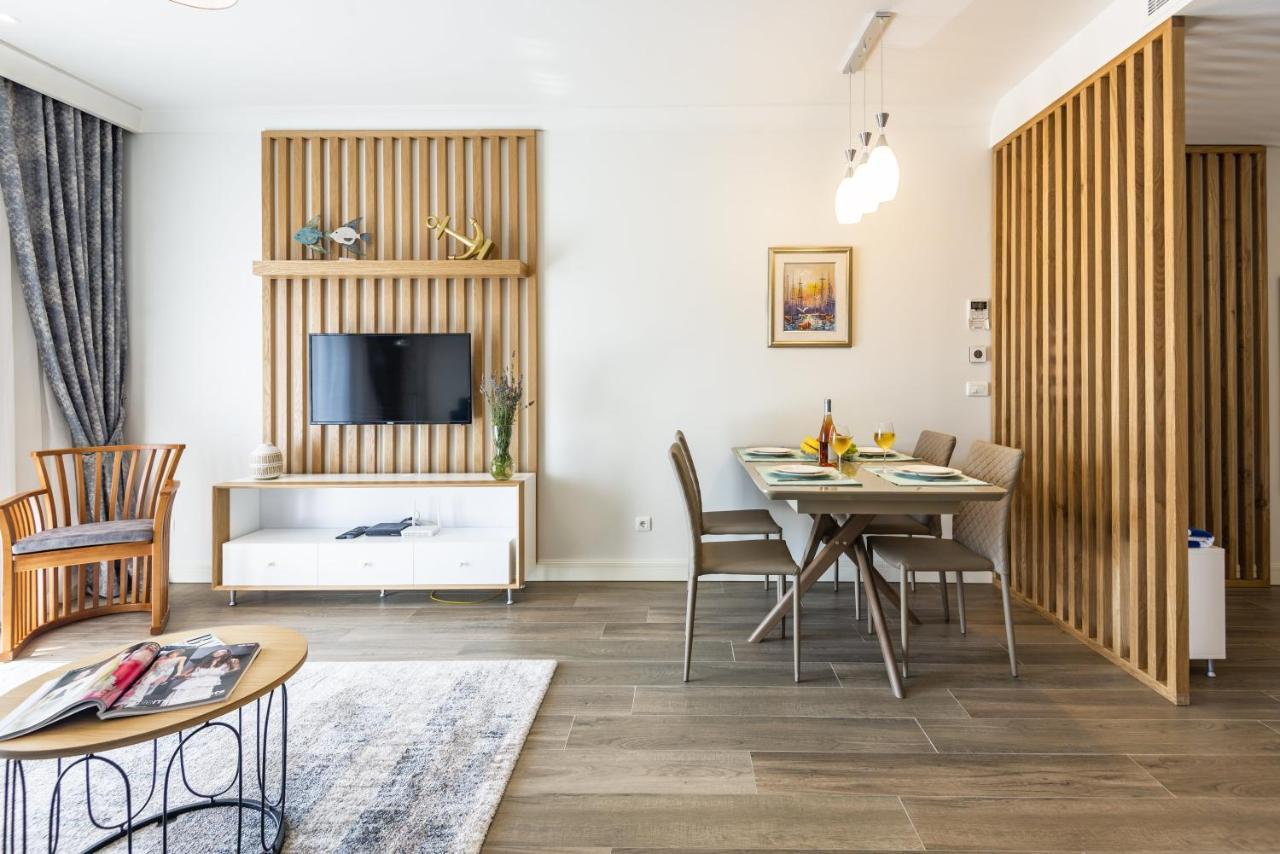Lustica Apartments Central تيفات المظهر الخارجي الصورة