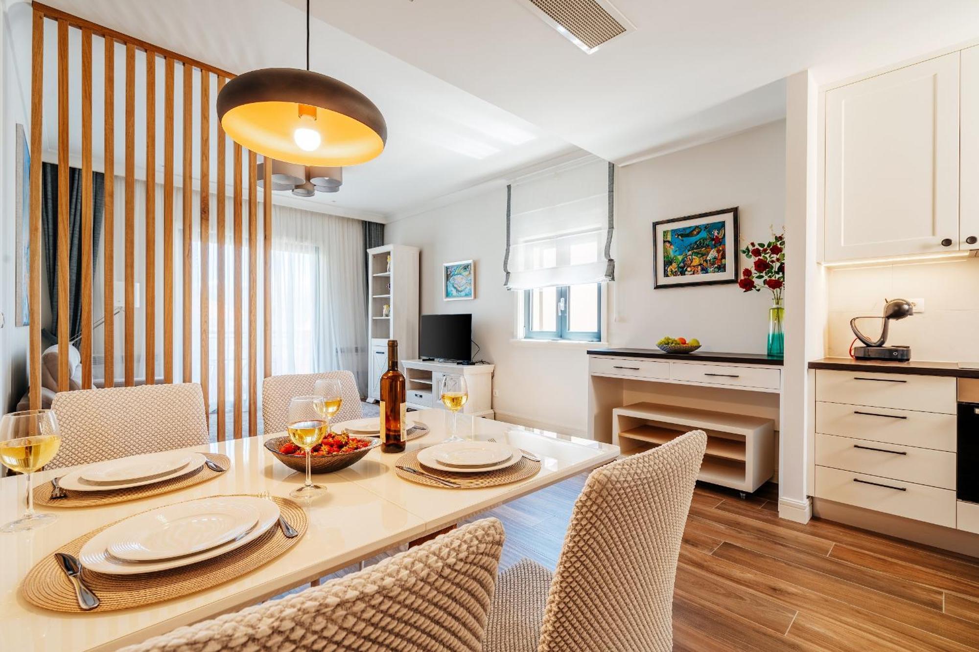 Lustica Apartments Central تيفات المظهر الخارجي الصورة