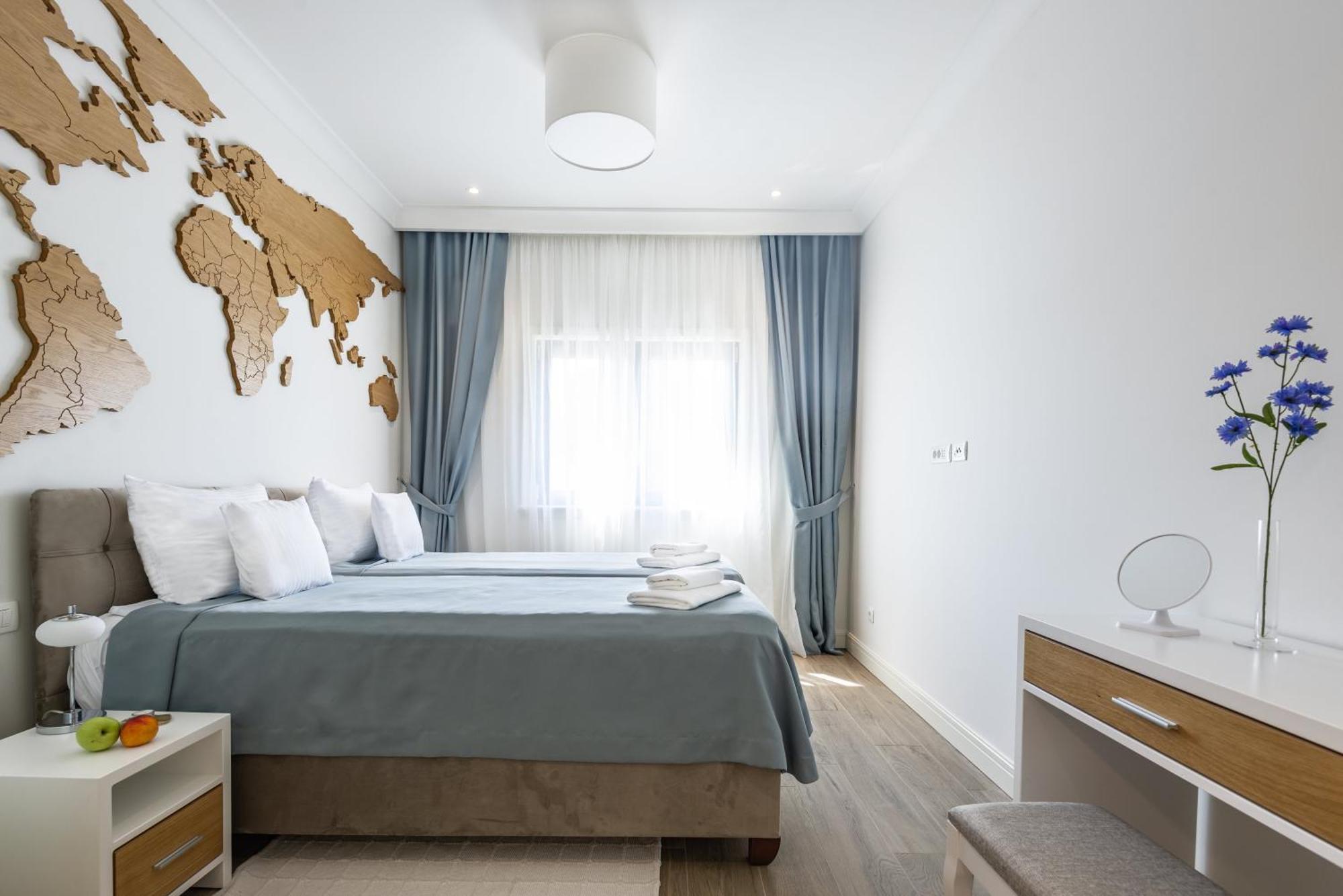 Lustica Apartments Central تيفات الغرفة الصورة