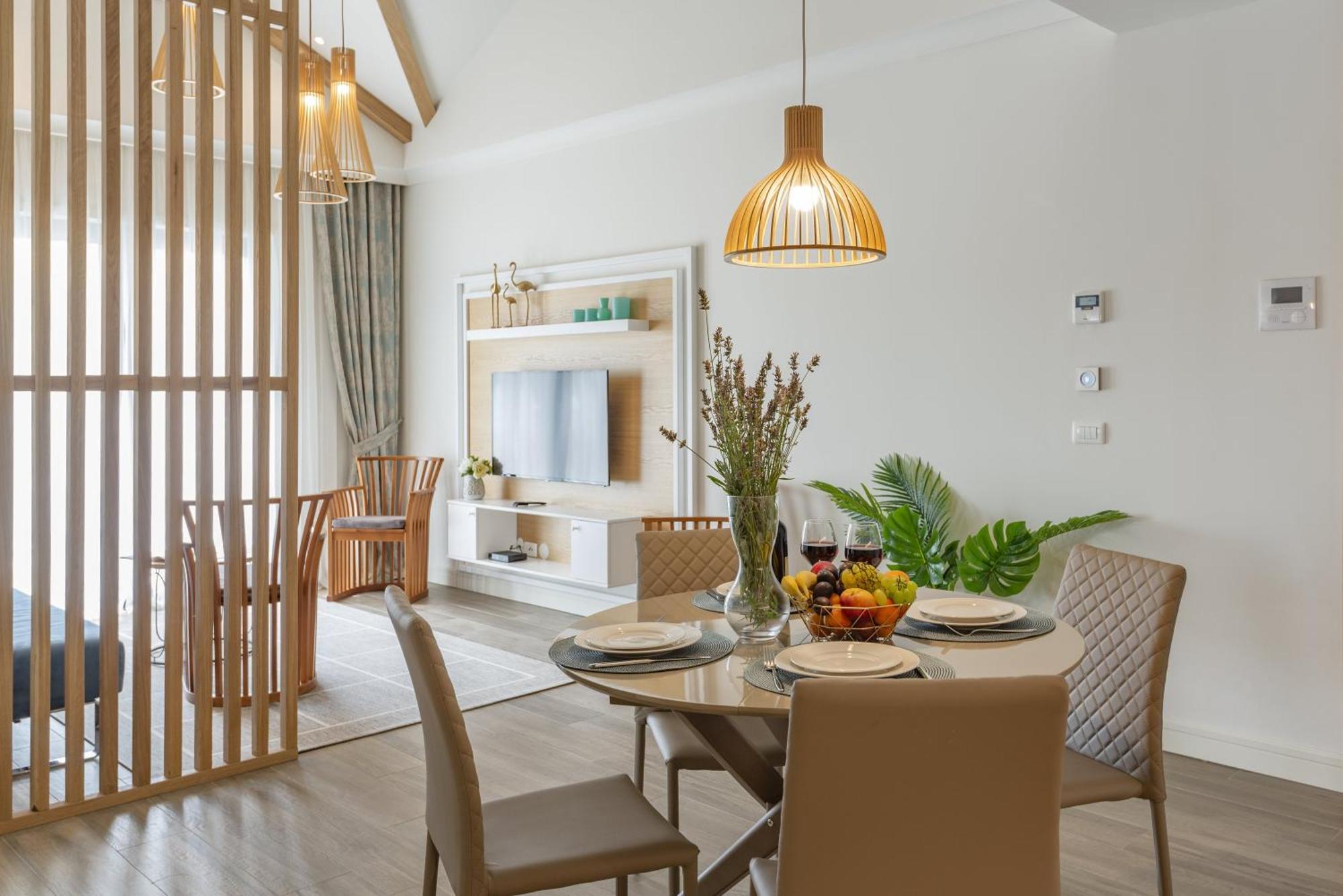 Lustica Apartments Central تيفات الغرفة الصورة